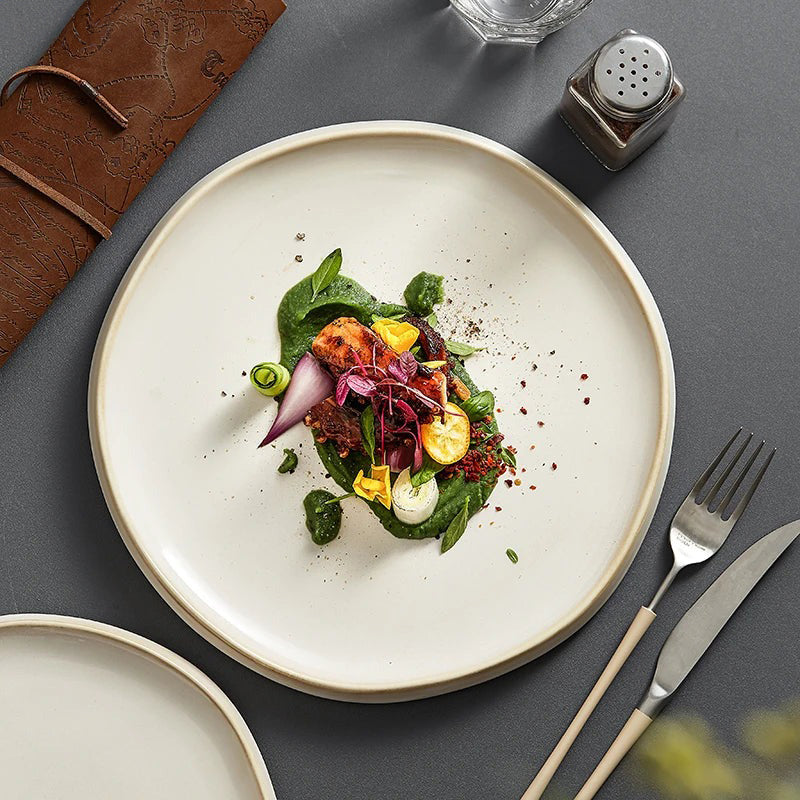assiette-creuse-beige-design-restaurant-haut-de-gamme-vaisselle