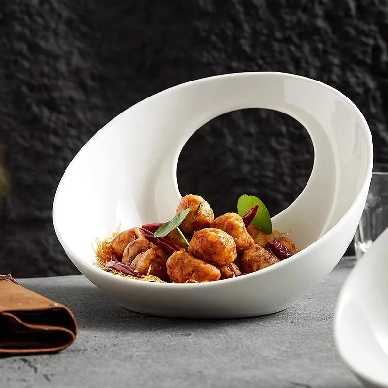 assiette-design-creuse-blanche-pour-chef-gastronomie-luxe


